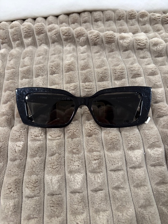 Fendi Black Men\'s Sunglasses with Subtle Logo